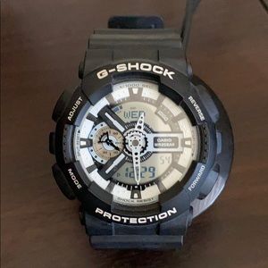 G-shock Black and white, like new!